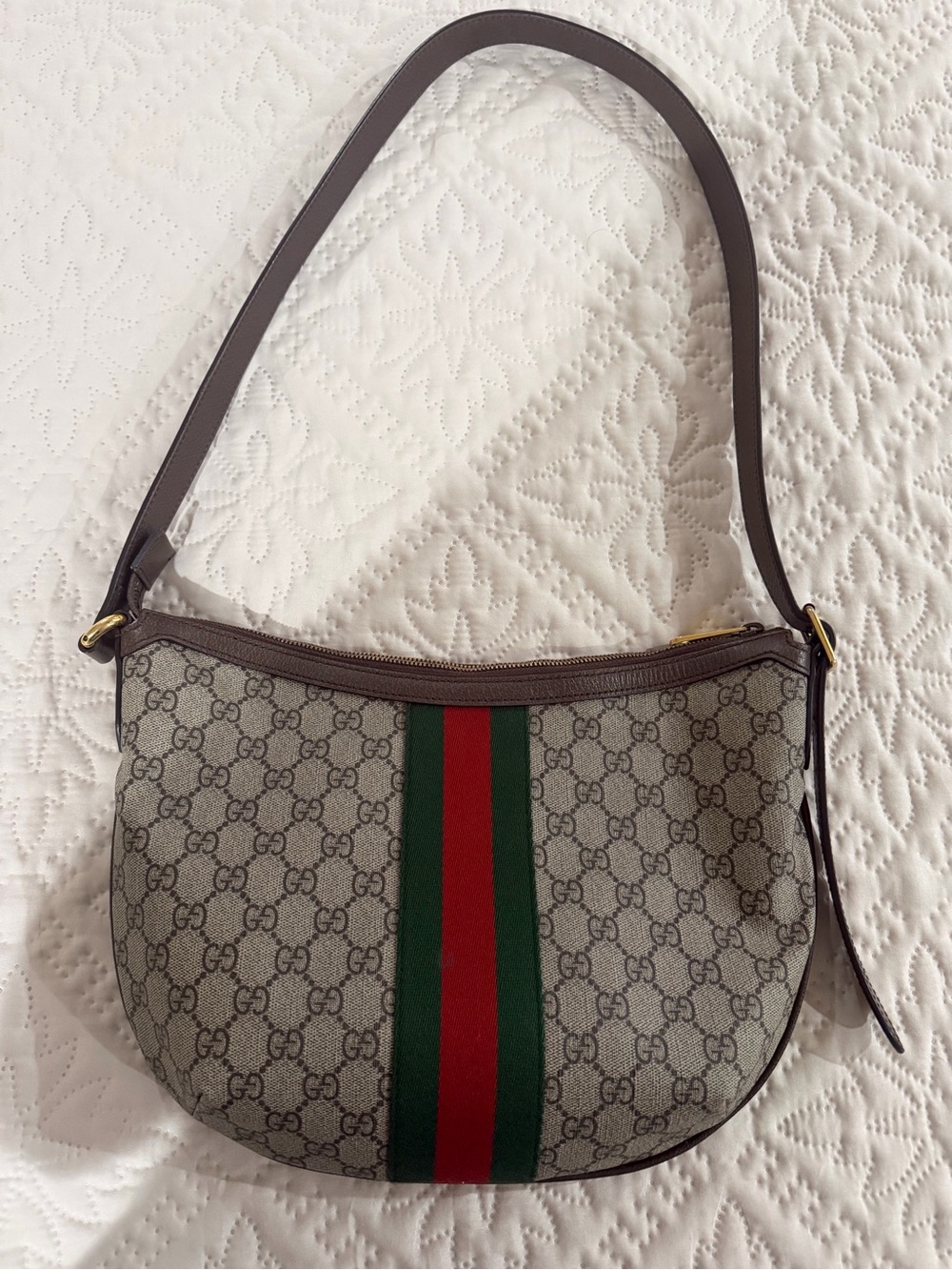 Gucci Beige GG Supreme Shoulder Bag with Red & Green Stripe - Picture 4 of 11